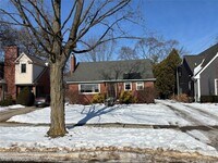 Building Photo - 2405 Pembroke Rd