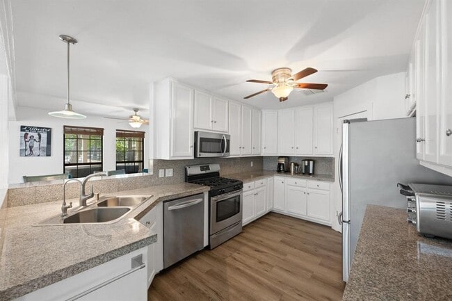 Building Photo - 1709 Channel Rd