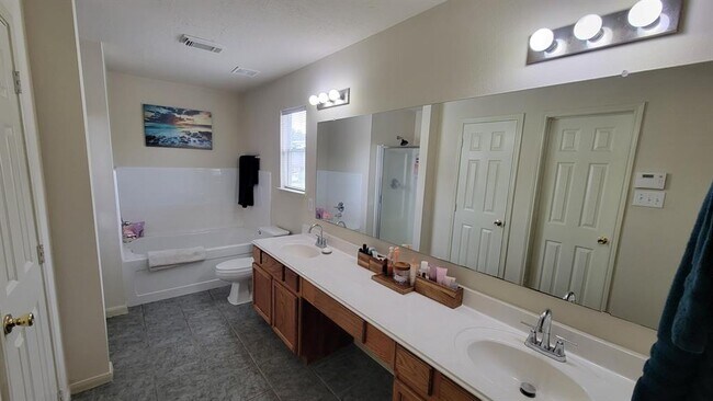 Building Photo - 3115 Lantern Bay Ln
