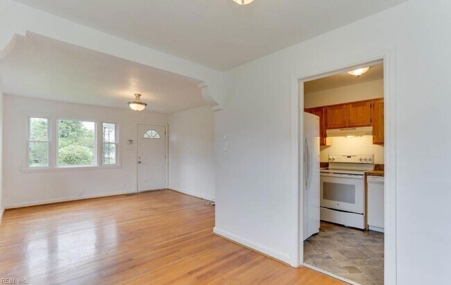 Building Photo - 7725 Fayver Ave