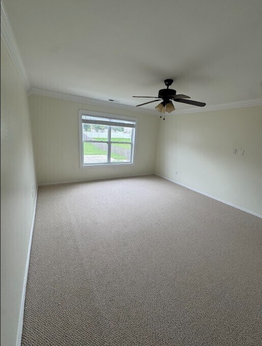 Building Photo - Spacious 3200+ sq. ft. home with large kit...