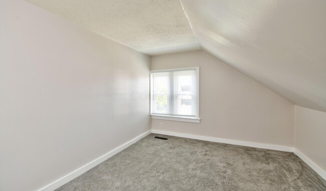 Building Photo - 1517 Hawthorne Ave