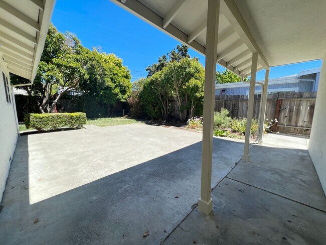 Building Photo - Single Story 3 bedroom In Cute Treelined Vallejo Neighborhood
