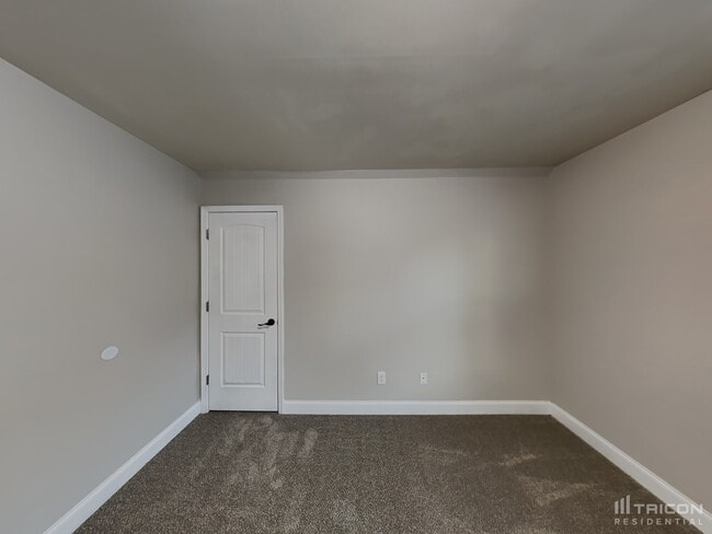 Building Photo - 83 Collins Run Dr