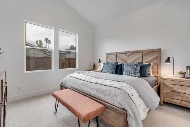 Building Photo - Bright and Beautiful 3 bedroom 2 full bathroom Home! Attached two car tandem garage with large en...