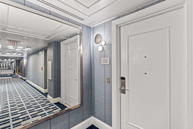 Building Photo - 4441 Collins Ave