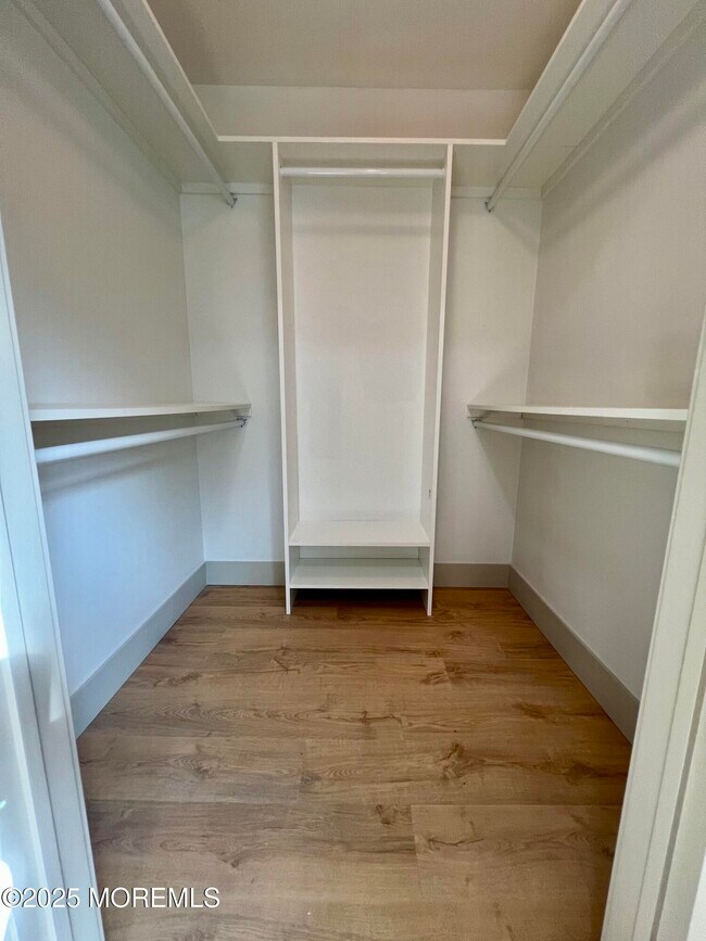 Building Photo - 7-1 Seattle Ct