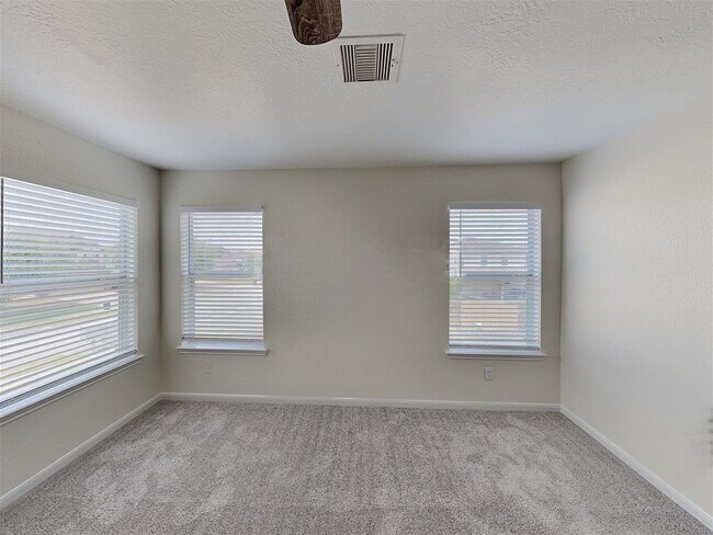 Building Photo - 18735 Westgate Park Dr