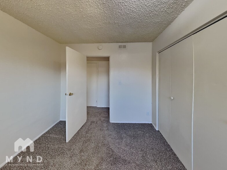 Building Photo - 3565 Buckhorn Way
