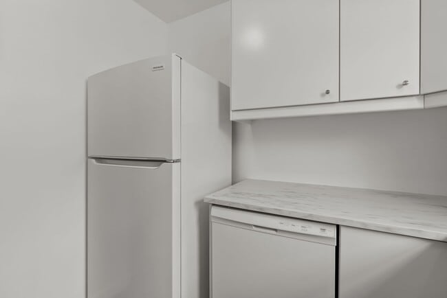 Building Photo - Now Available in Norfolk – Move-In Ready Townhouse!