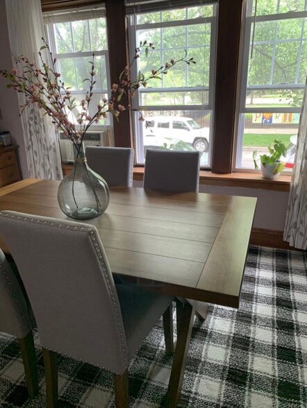 dining room - 5351 W Berteau Ave