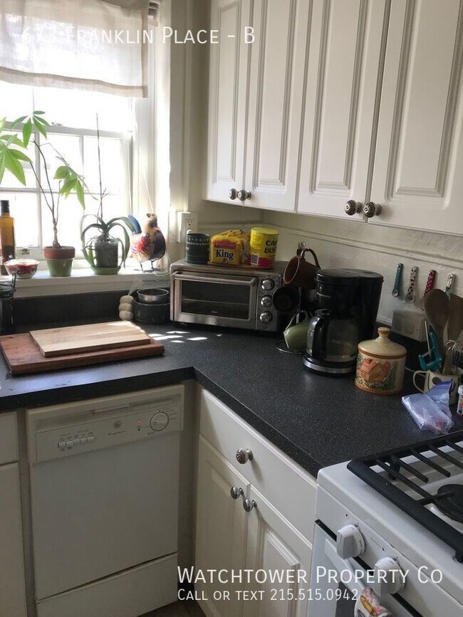 Building Photo - 673 Franklin Pl