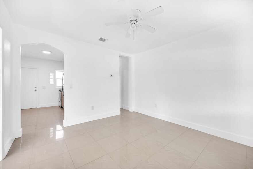 Building Photo - 567 NW 90th St