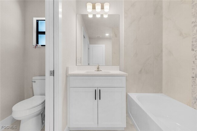 Building Photo - 2510 SW 17th Ave