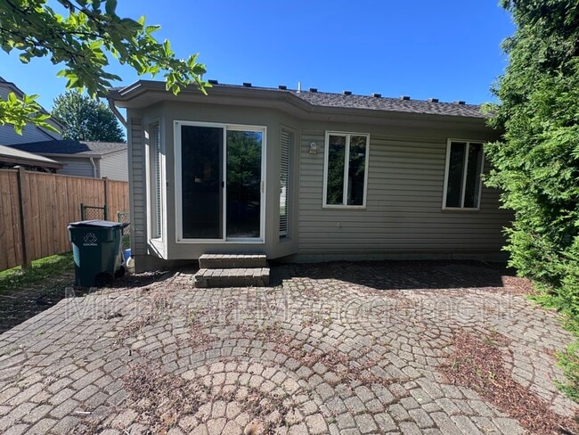 Building Photo - 173 Algansee Dr