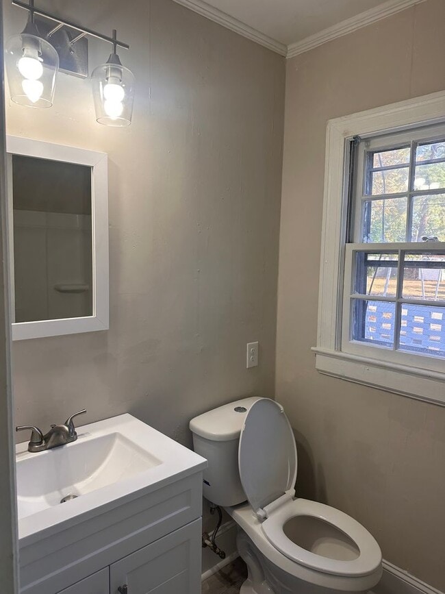 Building Photo - RENTAL HOME 3BD/2BTH