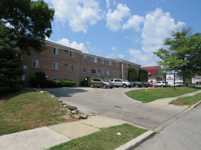 Interior Photo - Colonial Pines Apartments