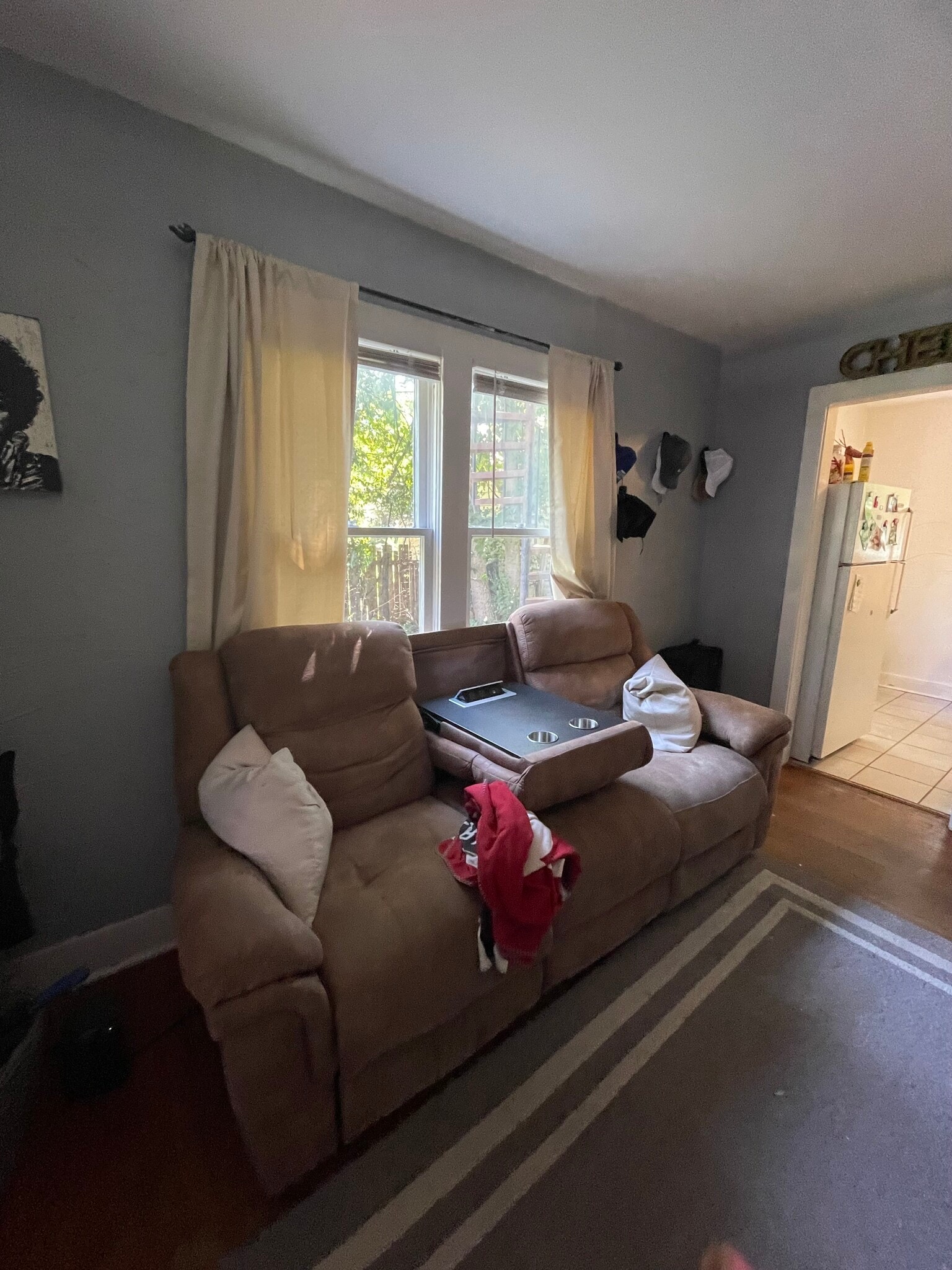 Living Area - 710 Chautauqua Ave