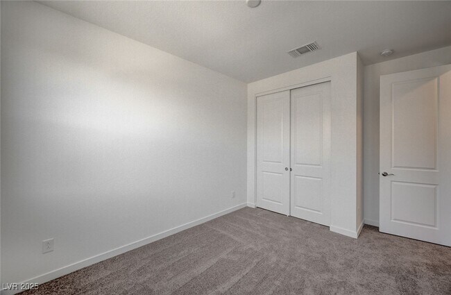 Building Photo - 2544 Vandra St