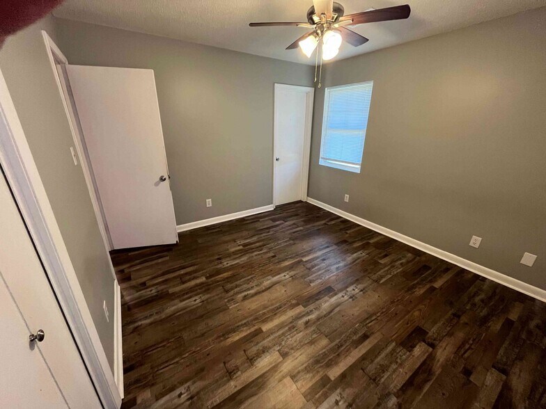 Building Photo - 3005 Sumac Rd SW