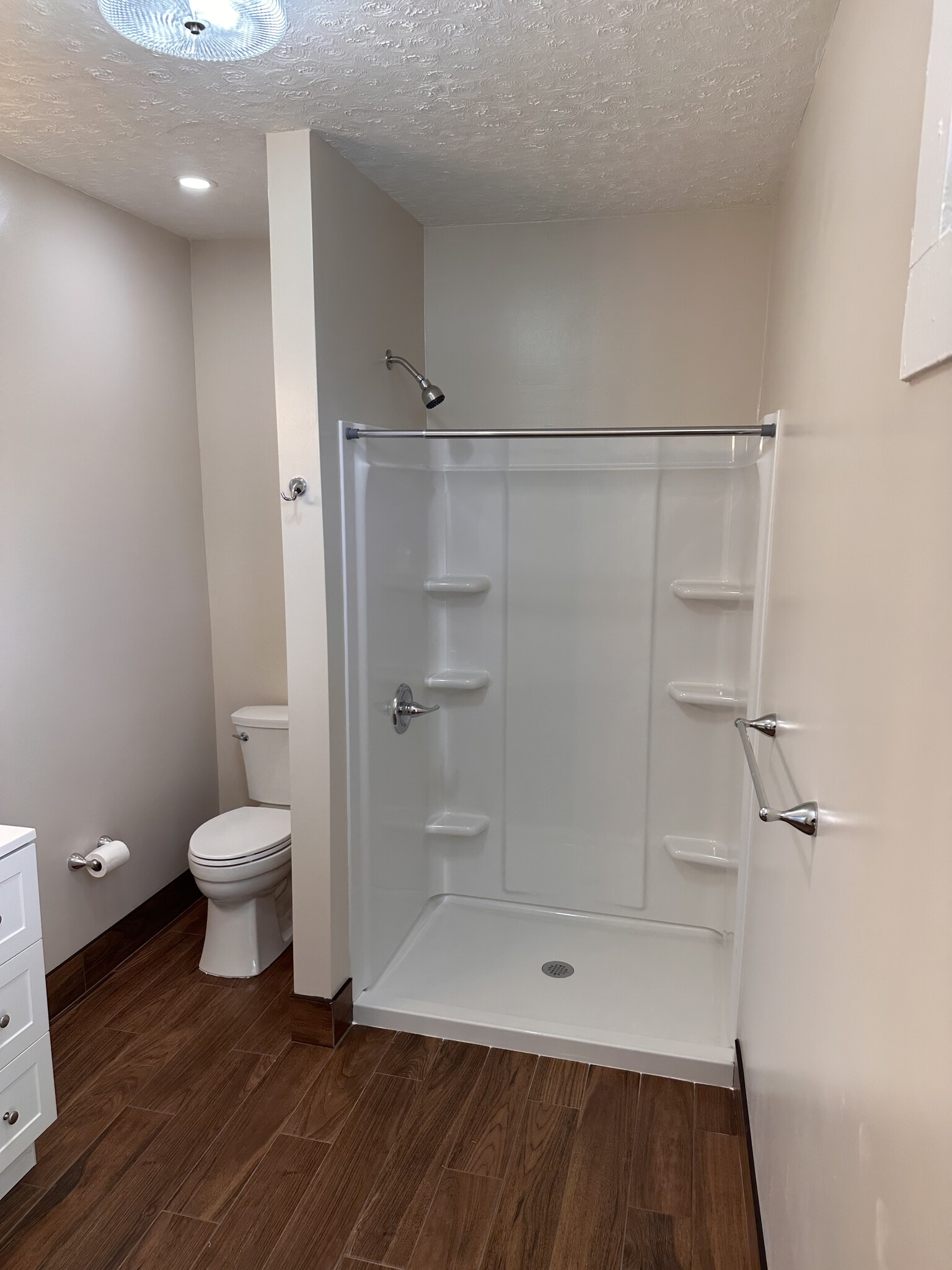 Master bath - 40 Coy St