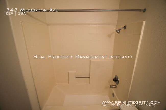 Building Photo - 2 bedroom 2 bath apartment in Perris