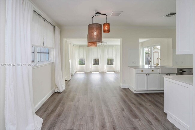 Building Photo - 8035 SW 63rd Pl