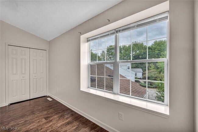 Building Photo - 1356 Meadow Run