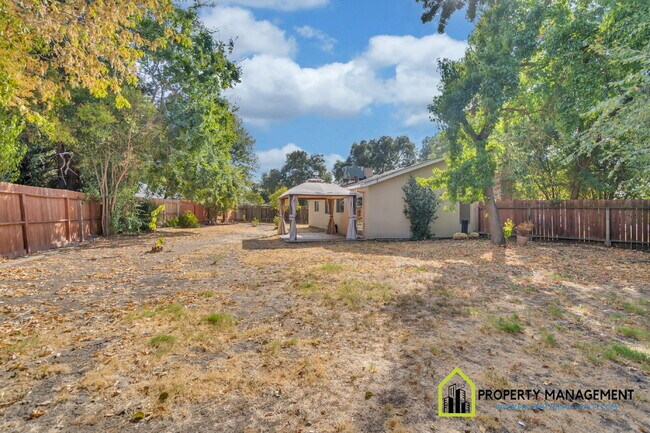 Building Photo - Remodeled 4-Bedroom Retreat with Large Backyard
