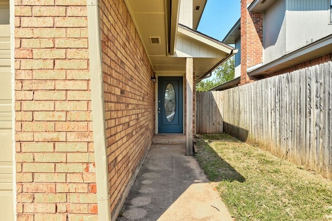 Building Photo - Beautiful 3 Bed 2 Bath in the Heart of Moore!