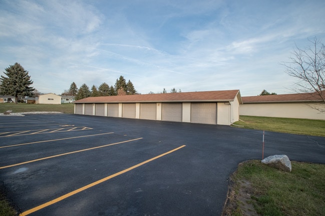 Building Photo - Tamarack Trails