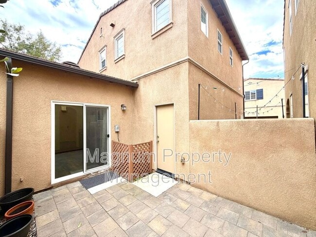 Building Photo - 37390 Paseo Violeta