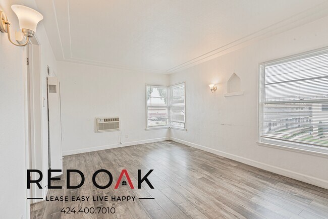 Primary Photo - 104 N 1st St