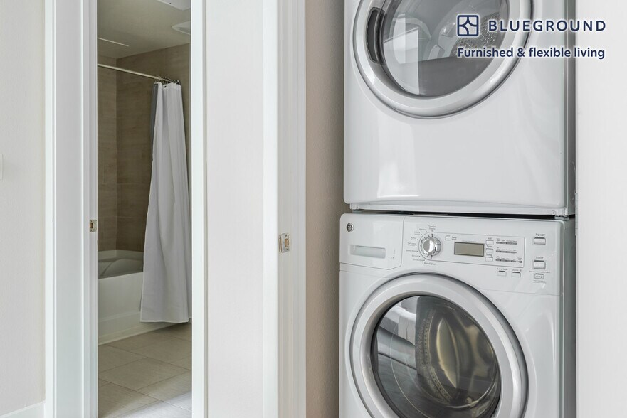 Building Photo - 299 Franklin St