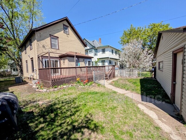 Building Photo - 398 Herschel St