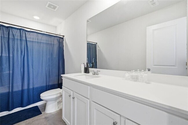 Building Photo - 196 Summit Pointe Dr