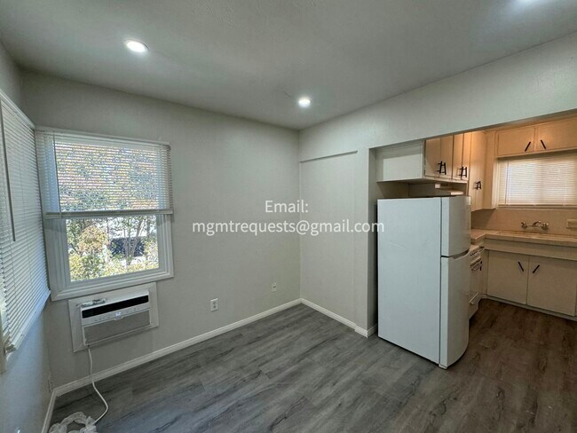 Primary Photo - 4228 Tenth St