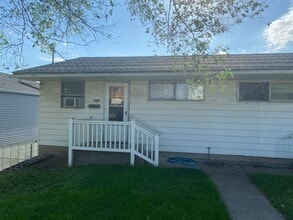 Building Photo - One Bedroom in Roxana