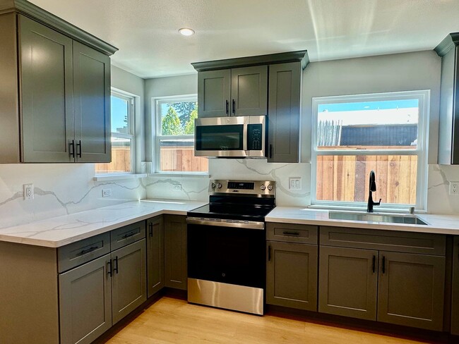Building Photo - Beautiful, Brand New Sunnyvale Home -Walk ...