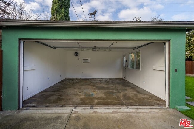 Building Photo - 2587 S Westgate Ave