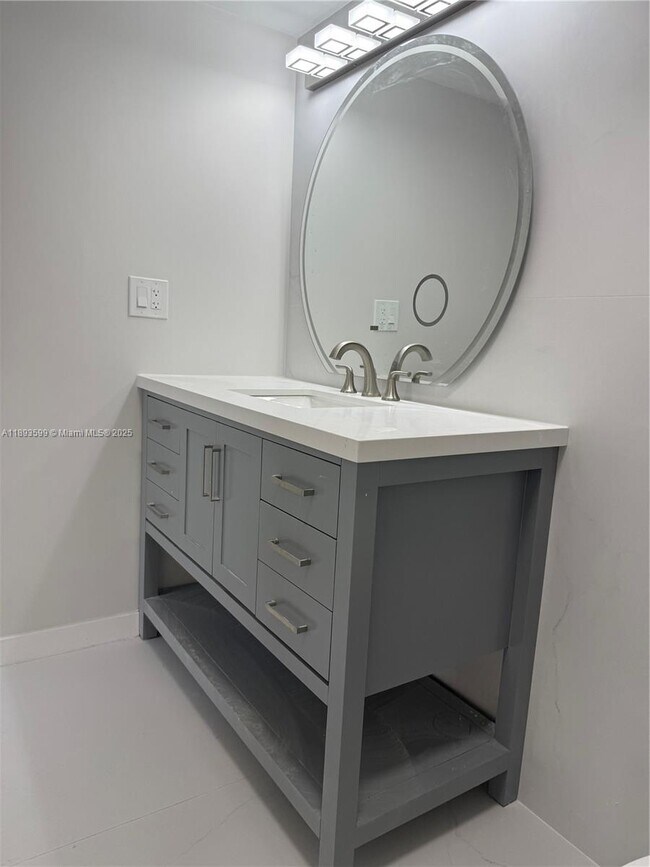 Building Photo - 210 174th St