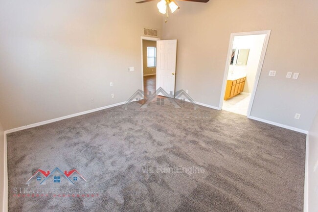 Building Photo - 6714 E Flynn Ave