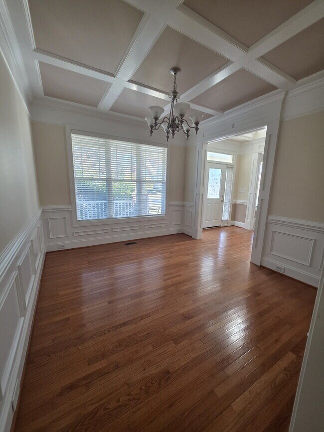 Building Photo - Spacious 4-Bedroom Home for Rent in Kings Grant Fayetteville – 15 Minutes from Fort Bragg