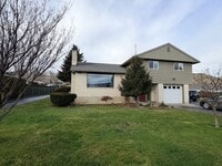 Building Photo - 1312 N Western Ave