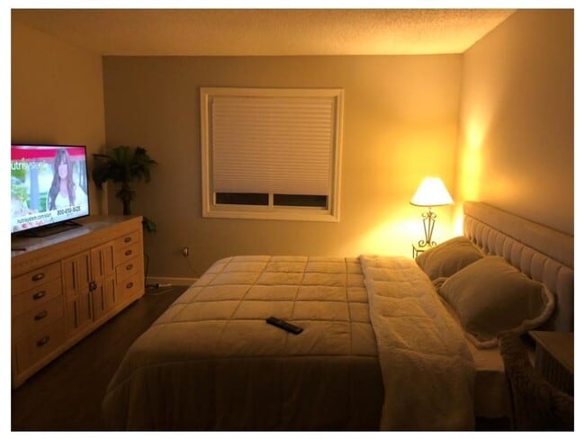 Building Photo - 11940 Ibis St NW