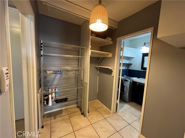 Building Photo - 320 S Gramercy Pl
