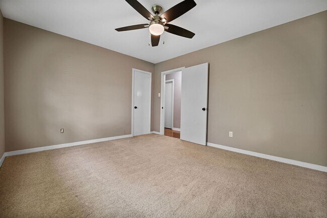 Building Photo - 2210 San Jacinto Dr