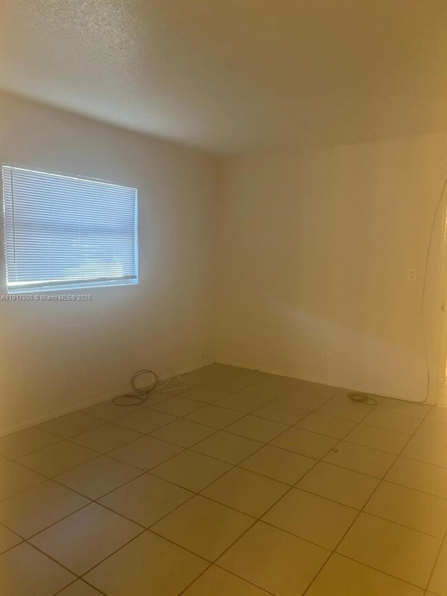 Building Photo - 4030 NW 30th Terrace