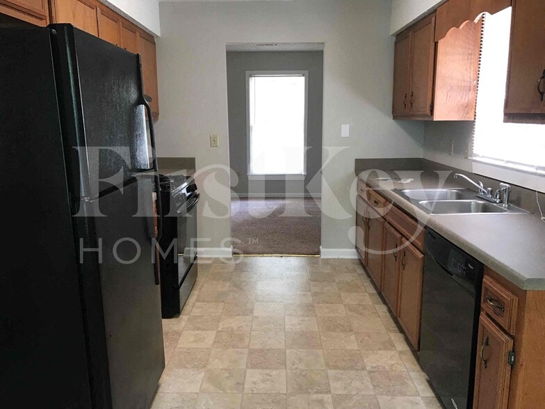 Building Photo - 1201 Creekwood Cove