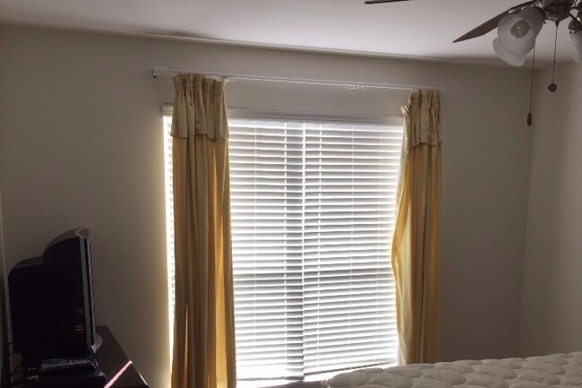 Building Photo - 1350 Parkview Estates Dr